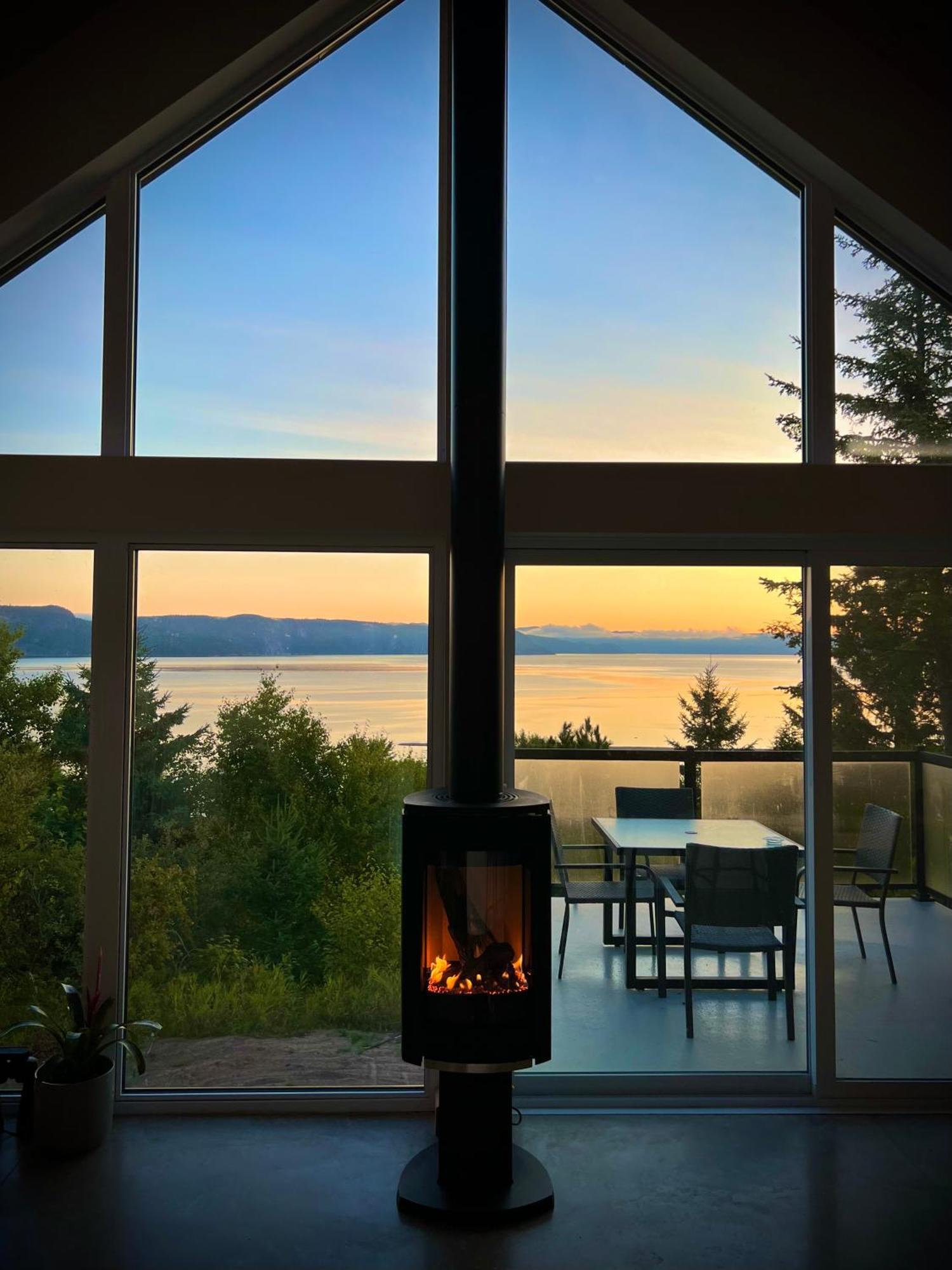 Magical Loft : Breathtaking View & Cozy Fireplace Chicoutimi Екстериор снимка